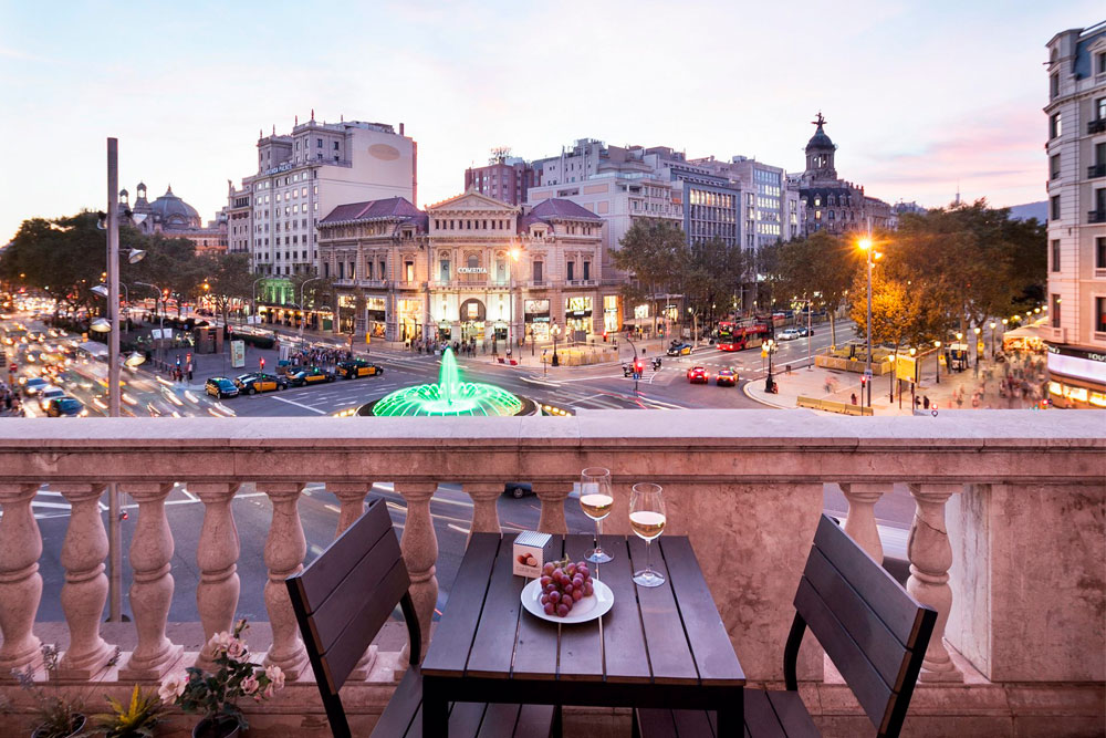 Uma Suites (Spain & Colombia)
