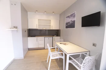 side-sea-view-apartment-ol6gopn2x2